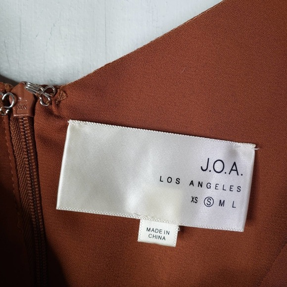 J.O.A. Anouk Satin Draped Shoulder Midi Dress S Side Slit Strappy Cocktail Brown - Picture 7 of 12